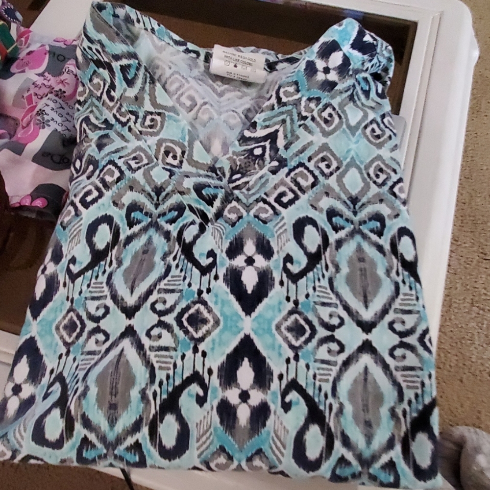 Scrub shirt